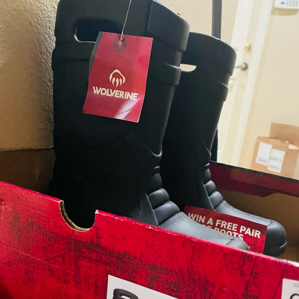 New!WOLVERINE SCOUT MEN’S SZ . 8 & 9 BOOTS, BLACK #W880355.